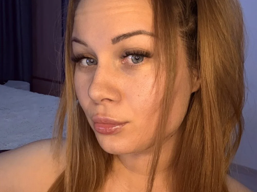 Velvetnoir21's Offline XXX Chat