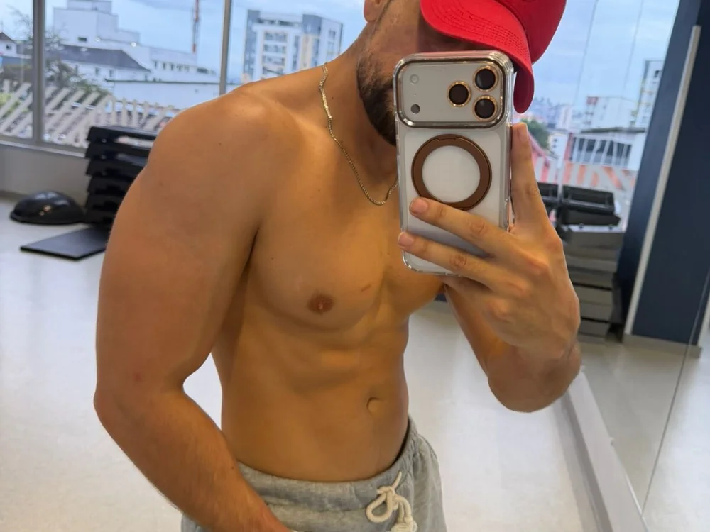 Chatroom XXX hors ligne de diego_muscle