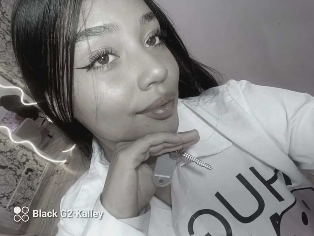 Liilith_tay1's Offline XXX Chat