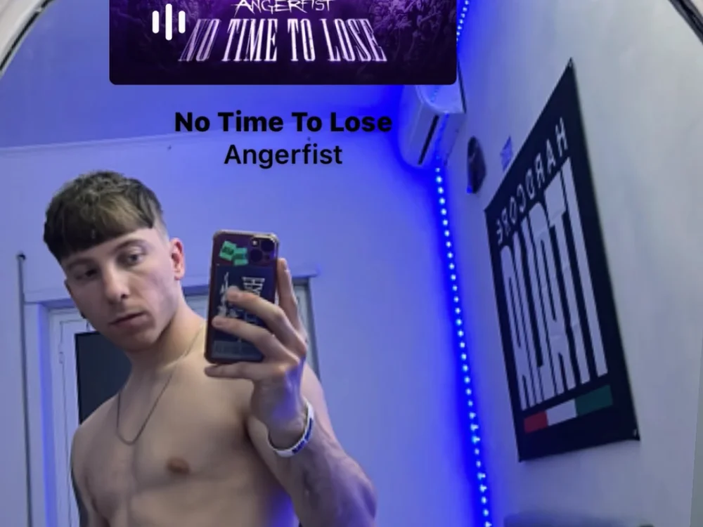 roberto_6691: офлайн-секс-чат