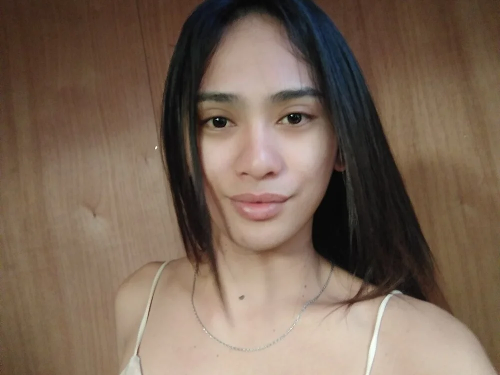 HOLLYWOOD_QUEEN_88 – Offline XXX chat