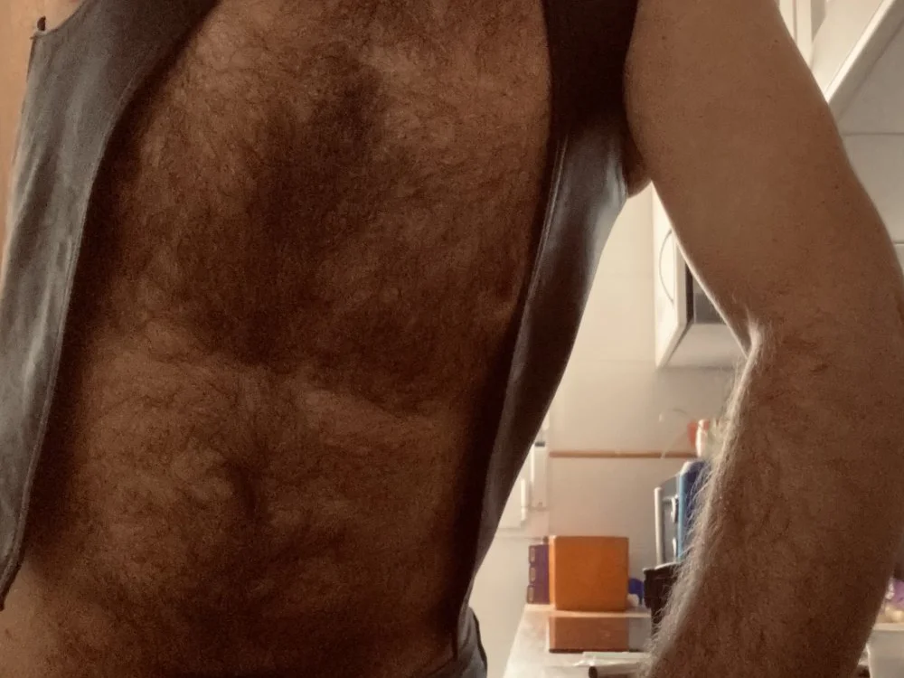 BearHornyMadrid offline XXX-chat