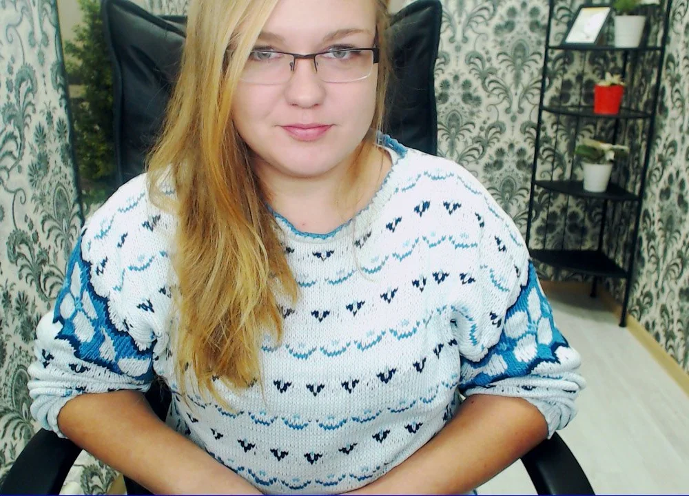 SandraFlame's Offline Chat Room