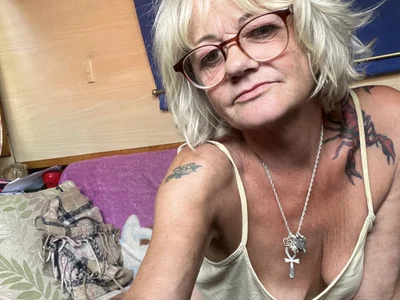 ladyboatlady profile