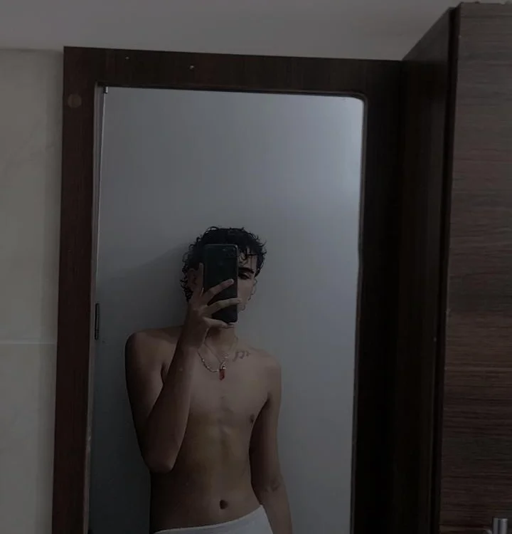 noah_bluex Offline XXX-chat
