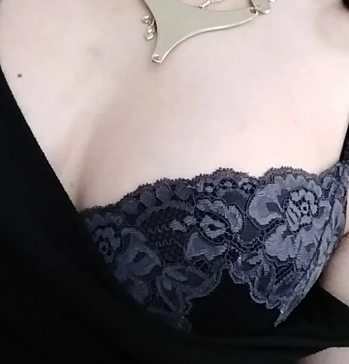 Kiara_Milf's Offline XXX Chat
