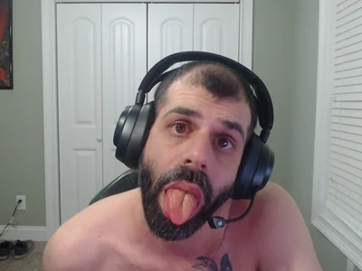 Tittylvr90 private show