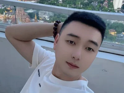 dong-77: офлайн-секс-чат