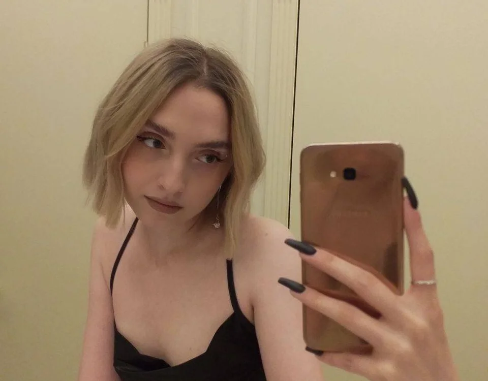 LisaCollinsf's Offline XXX Chat