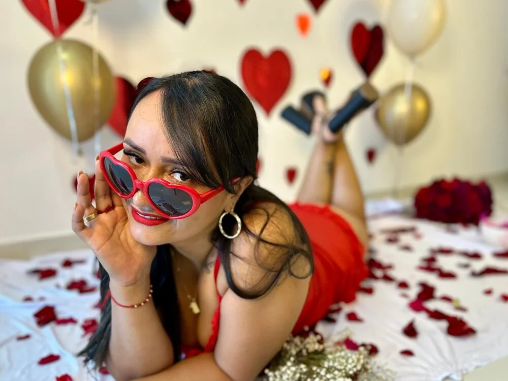 AlexandraMilff Chat XXX offline