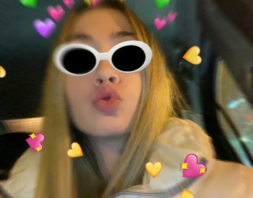 MickyLaRose's Offline Chat Room