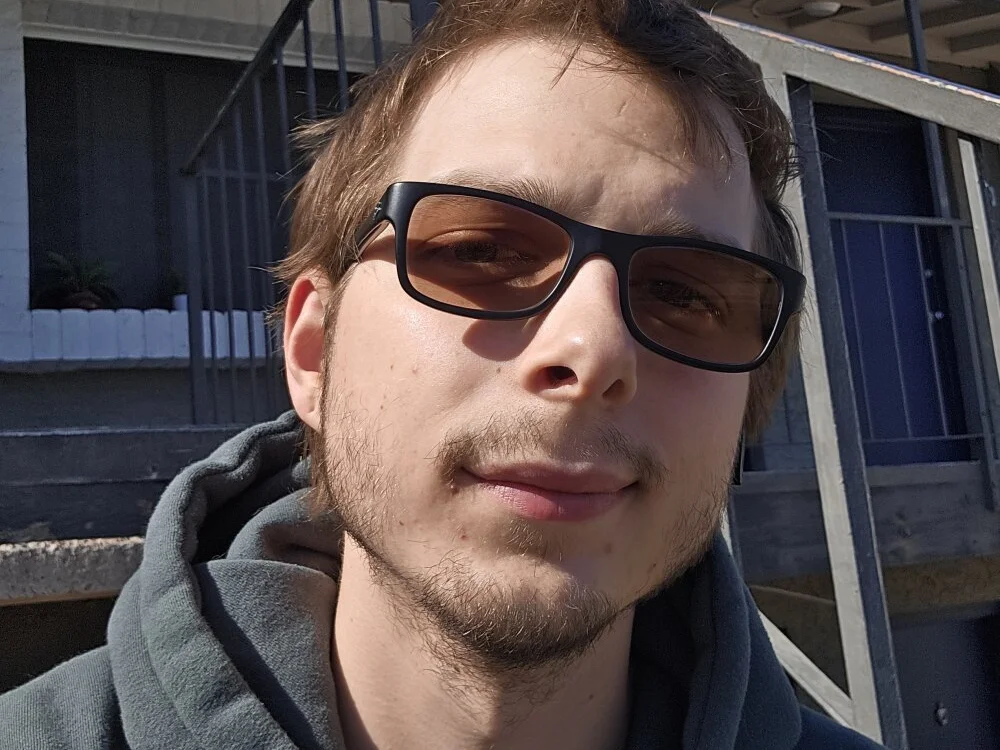 Christopher8829 Offline XXX-Chat