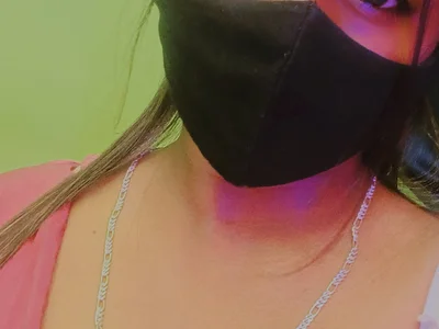 LoveLy-Soneya on StripChat