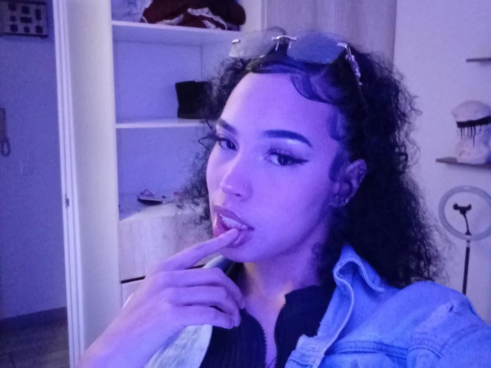 baileyyss' Offline Chat Room