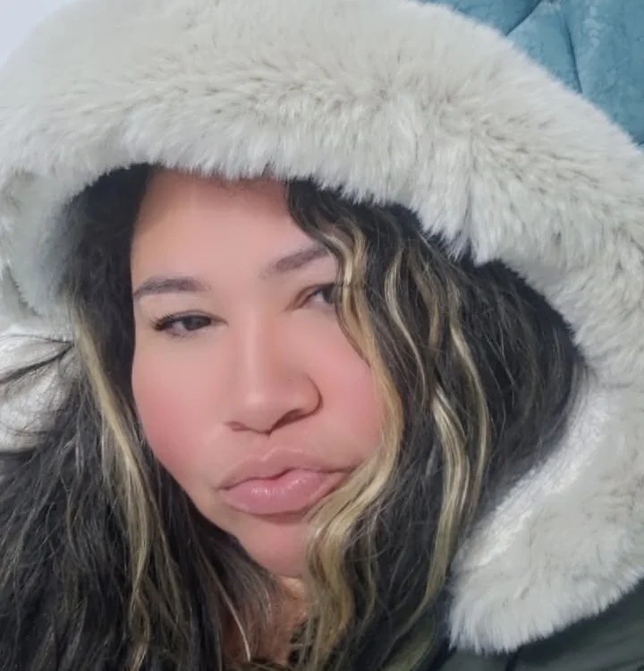 Lasexi22's Offline Chat Room