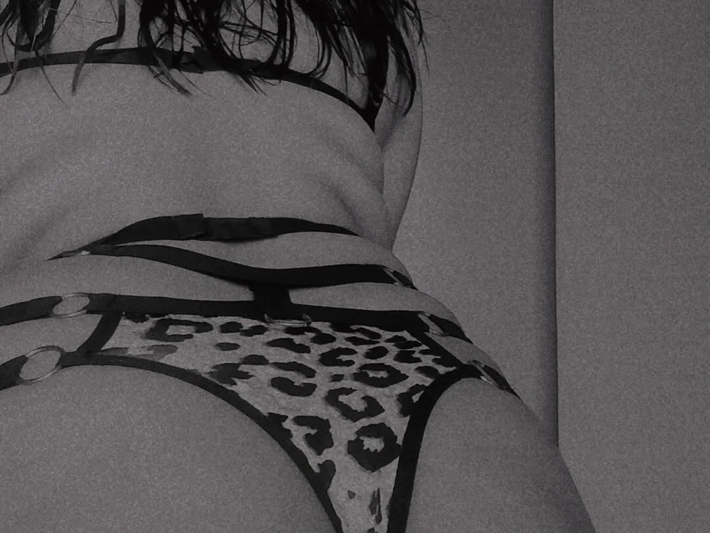 Офлайн-чат XXX Busty_Priya