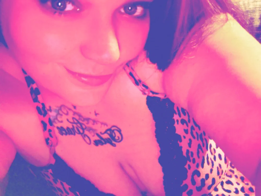 Princess69Ali's Offline Chat Room