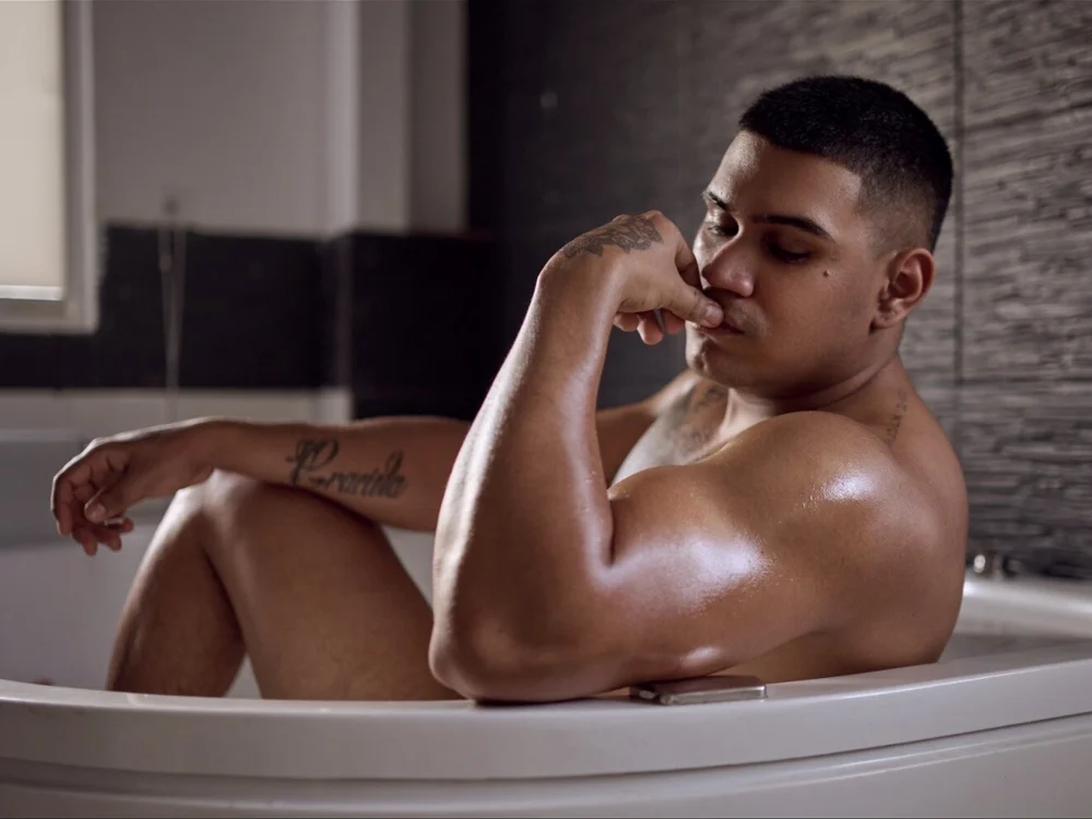 Offline XXX chat angel__tattoo