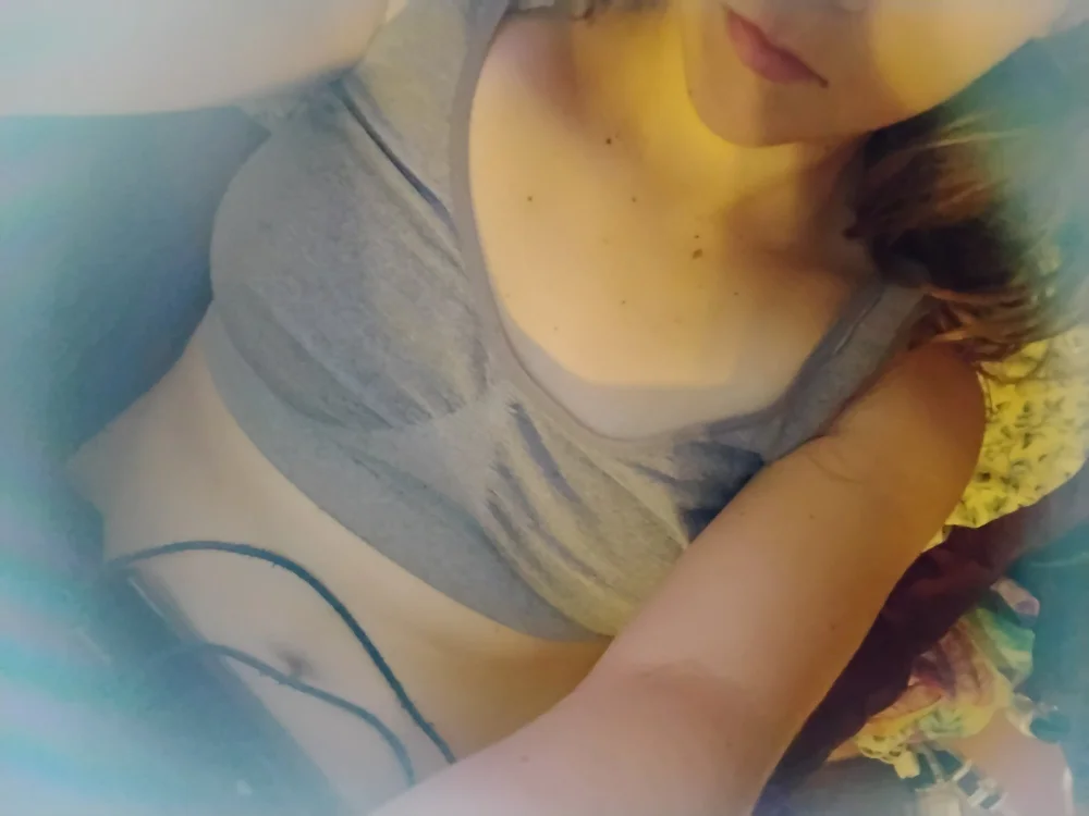 LoveLife69365's Offline Chat Room