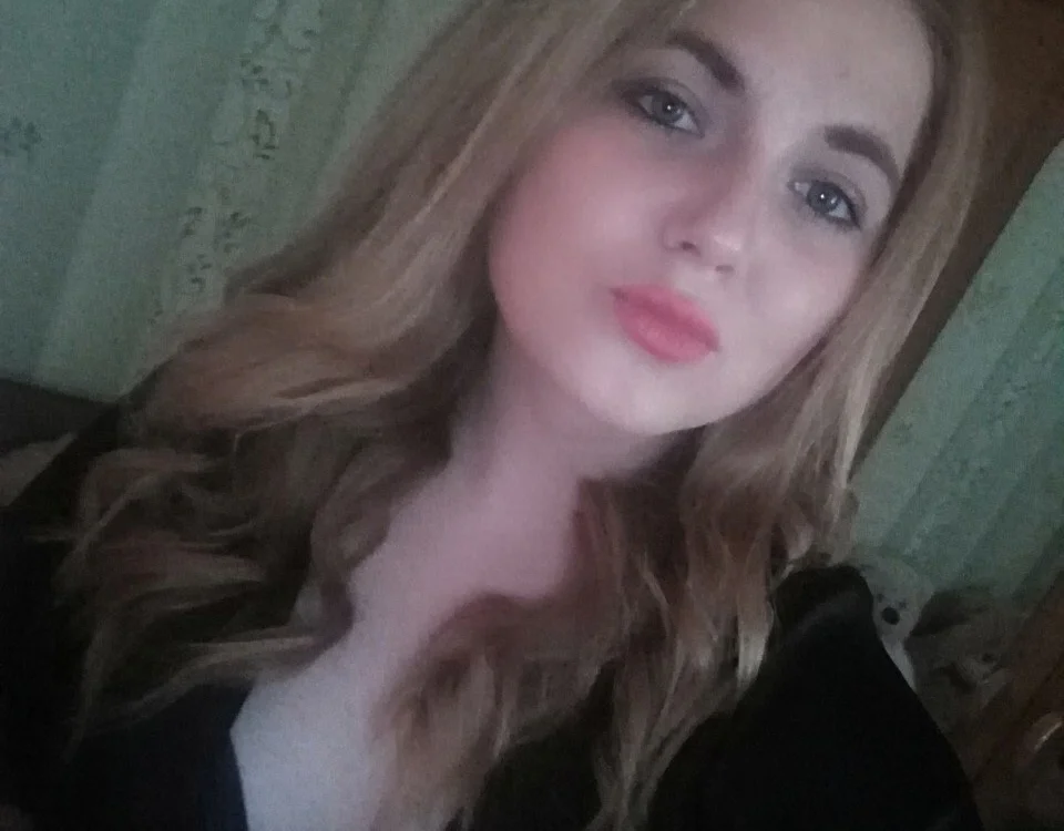 Bilik Sembang Luar Talian Blonde_Lora