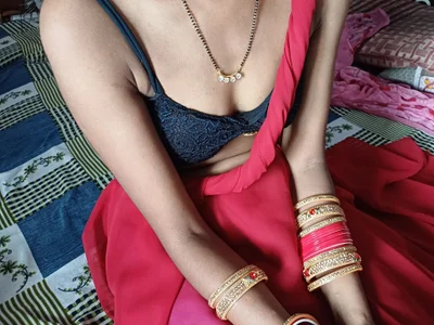 Strip_Simmie Female Squirtindian Live Cam Chat