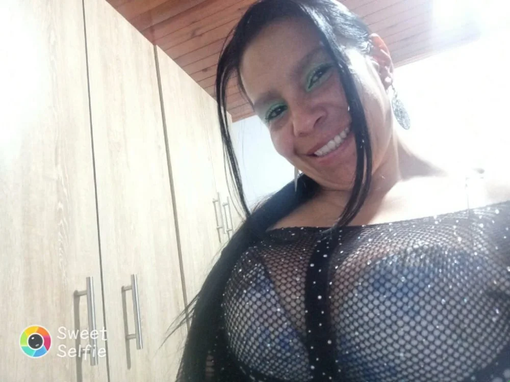 Bella_lust69's Offline XXX Chat