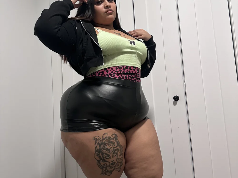 Sexxy_mymy's Offline XXX Chat