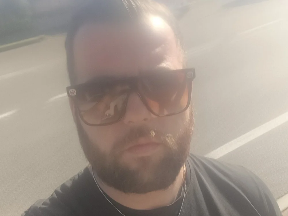marcomil94's Offline Chat Room