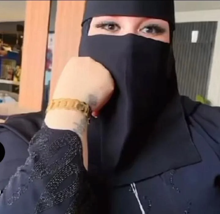 Soltanadubai's Offline Chat Room