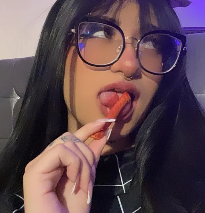 NoelleRuby's Offline XXX Chat