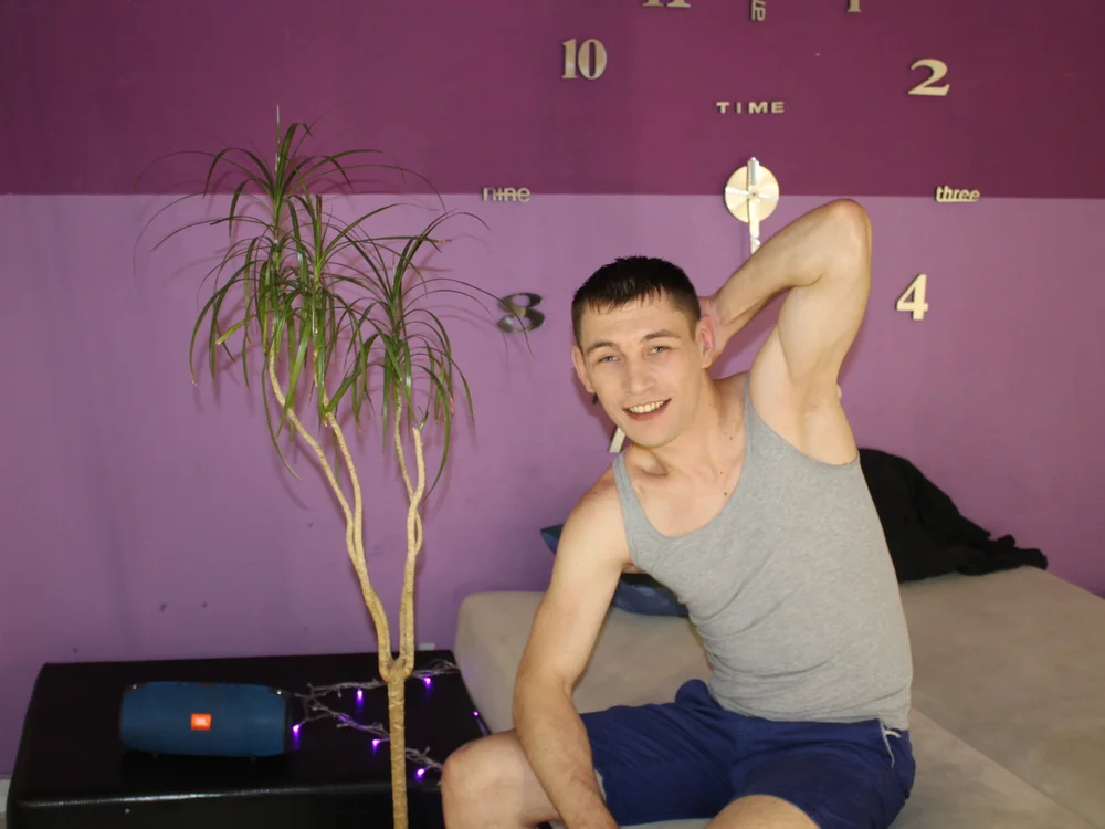 WILLIE_GARZONZ's Offline XXX Chat
