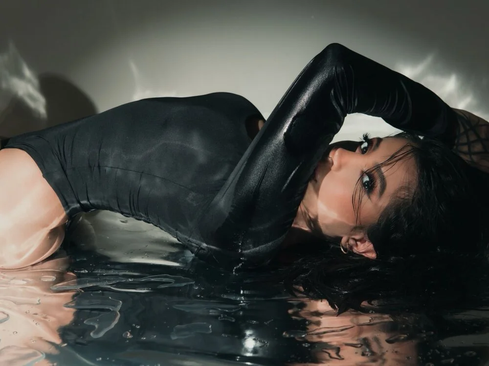 Leila_Carteer 離線 XXX 聊天