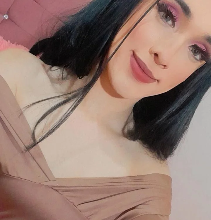 LanaHilton offline chatrum