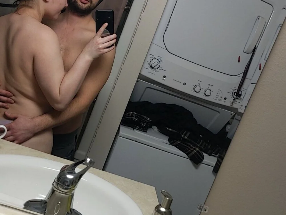 Kinkycouple1789's Offline XXX Chat