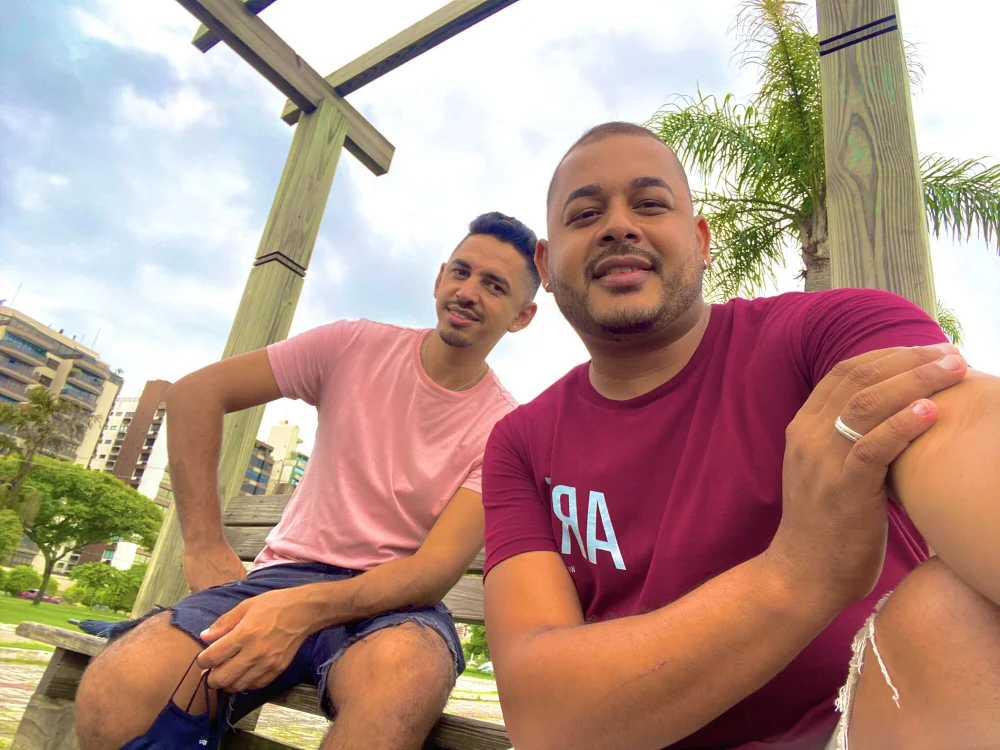 BrazilianCouplePorto's Offline XXX Chat