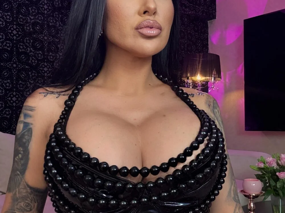 Mistress-Kennya Offline XXX-Chat