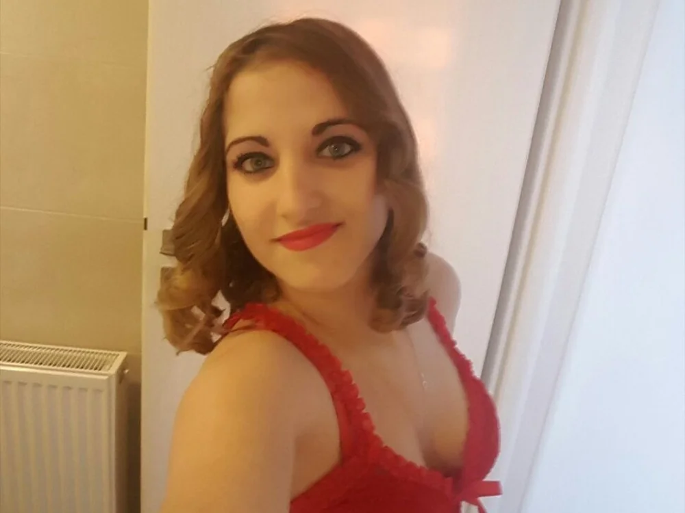 your_redhead's Offline Chat Room