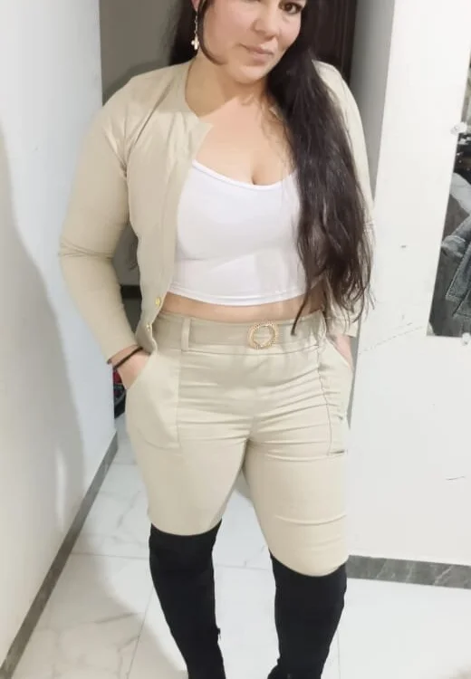 Roussemilf69's Offline Chat Room