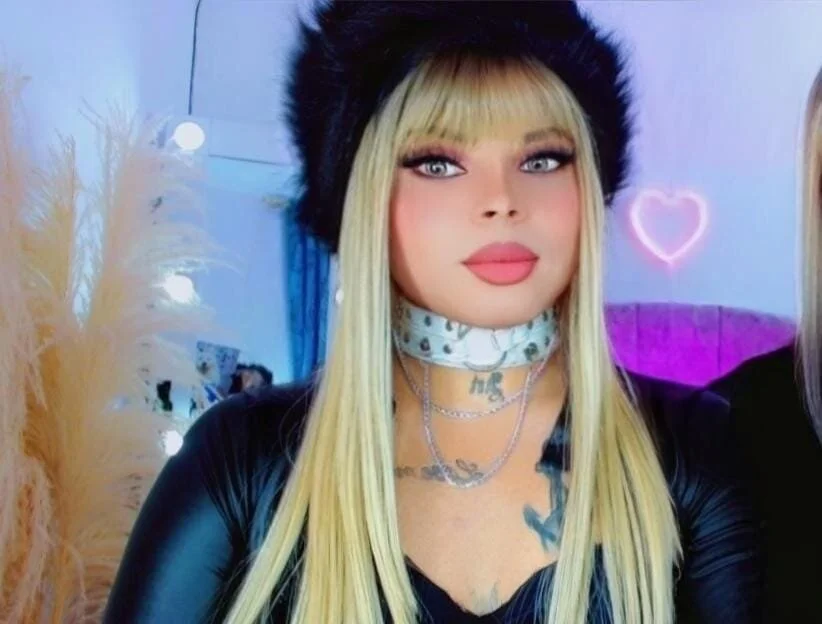 AdanKinngn Offline XXX chat
