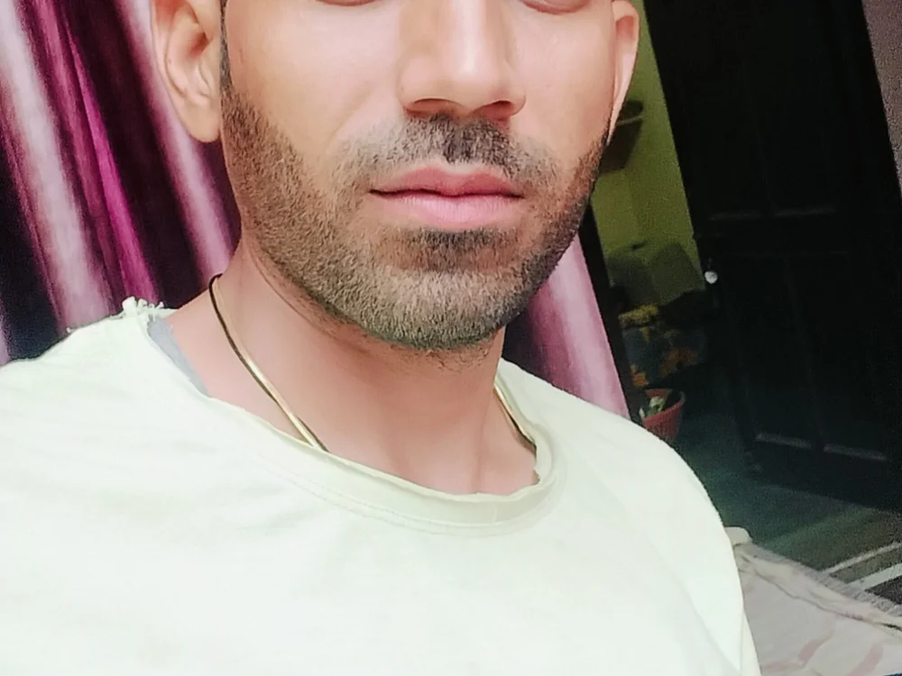 25sanam's Offline Chat Room