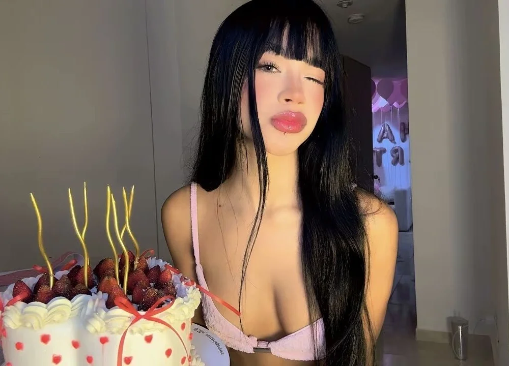 دردشة RoyalSeduction_ الجنسية دون اتصال