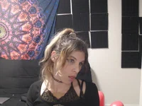 VickPicsVermillion Adlı Modelin Çevrimdışı Sohbet Odası