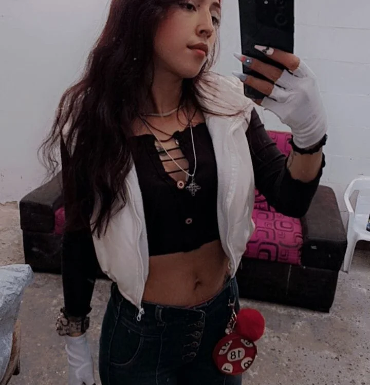 hecatee_foxx's Offline Chat Room