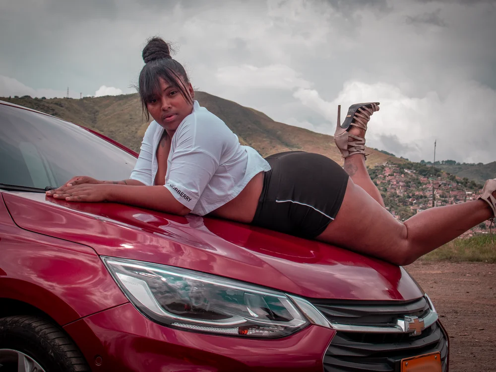 bigbutti_naomi's Offline XXX Chat