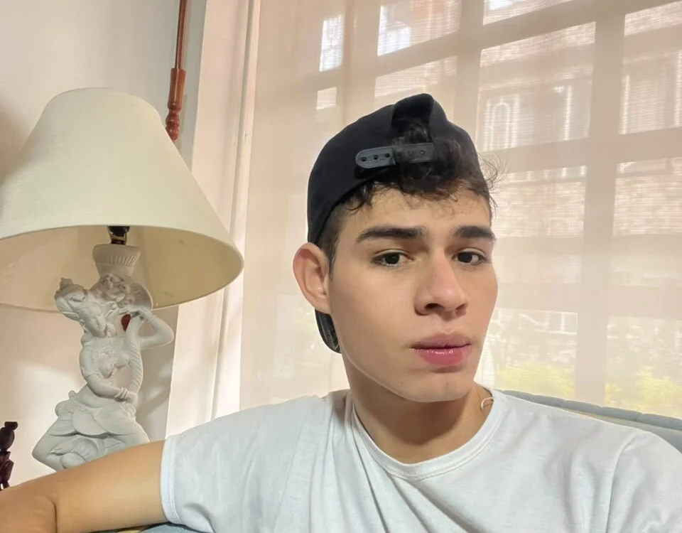 Angel_hot_0's Offline XXX Chat