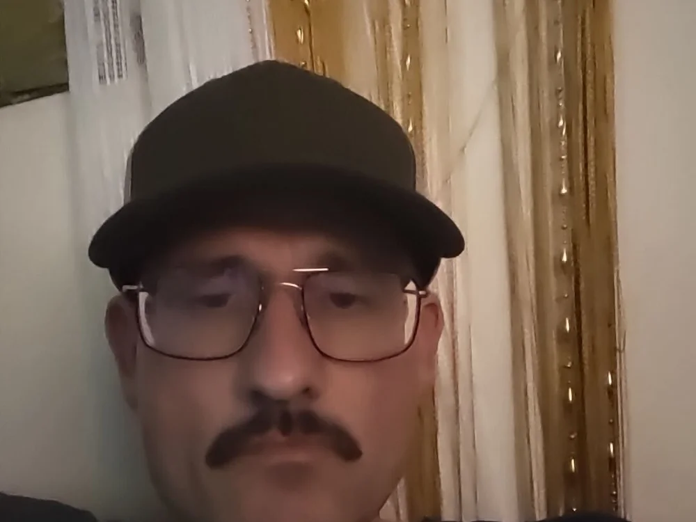 brandominant's Offline Chat Room