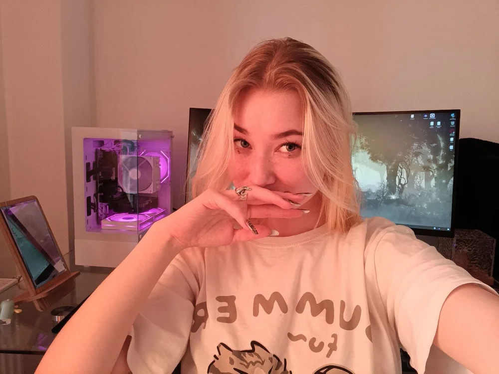 Angella_Mills' Offline XXX Chat