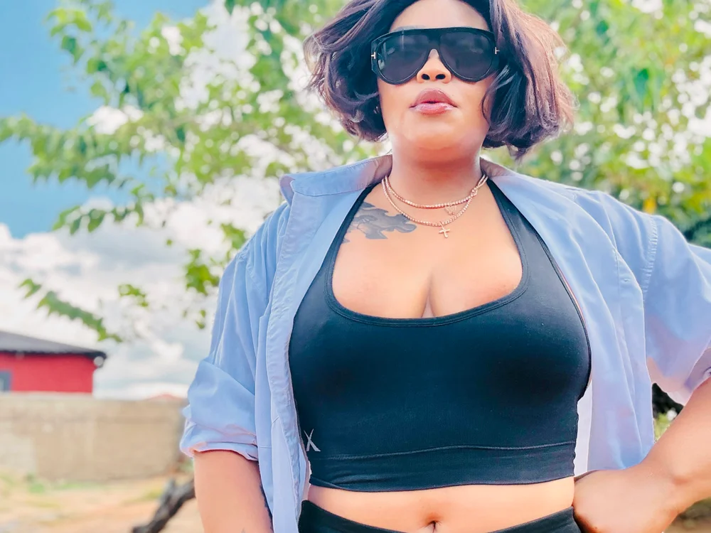 Chatroom XXX hors ligne de Iam-Sharifa