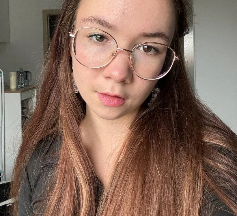 Sara_George's Offline Chat Room