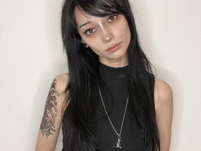 LawannaOmersa - Girl 